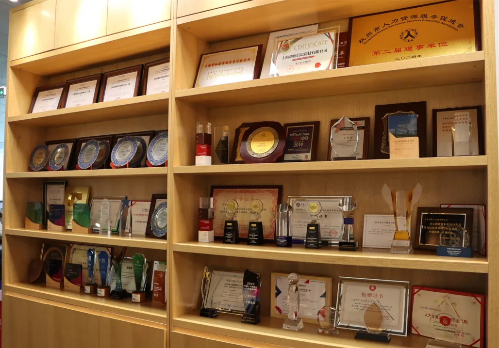 十年磨一剑，陪伴企业解决当下，支持未来